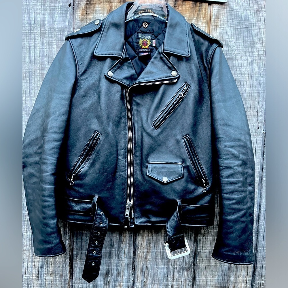 Schott NYC USA Men’s Moto Leather Jacket - Sz Medium motorcycle riding